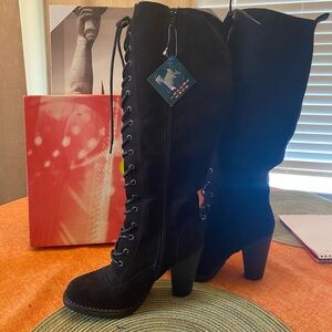 Suede black leather tall lace boots! Size 6 women’s, by Graceland